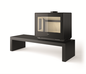 Castworks Hergóm Glance L wood fireplace with sleek black metal design and large glass front for modern heating and ambiance.